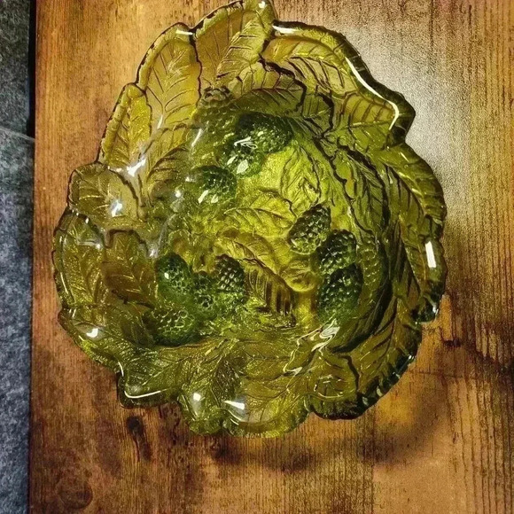 Vintage Indiana Glass Company Loganberry Green Glass Candy Trinket Dish - Picture 2 of 6